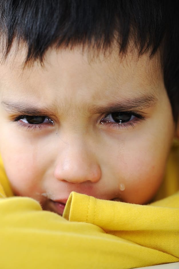 El peso emocional de los traumas infantiles en la vida adulta